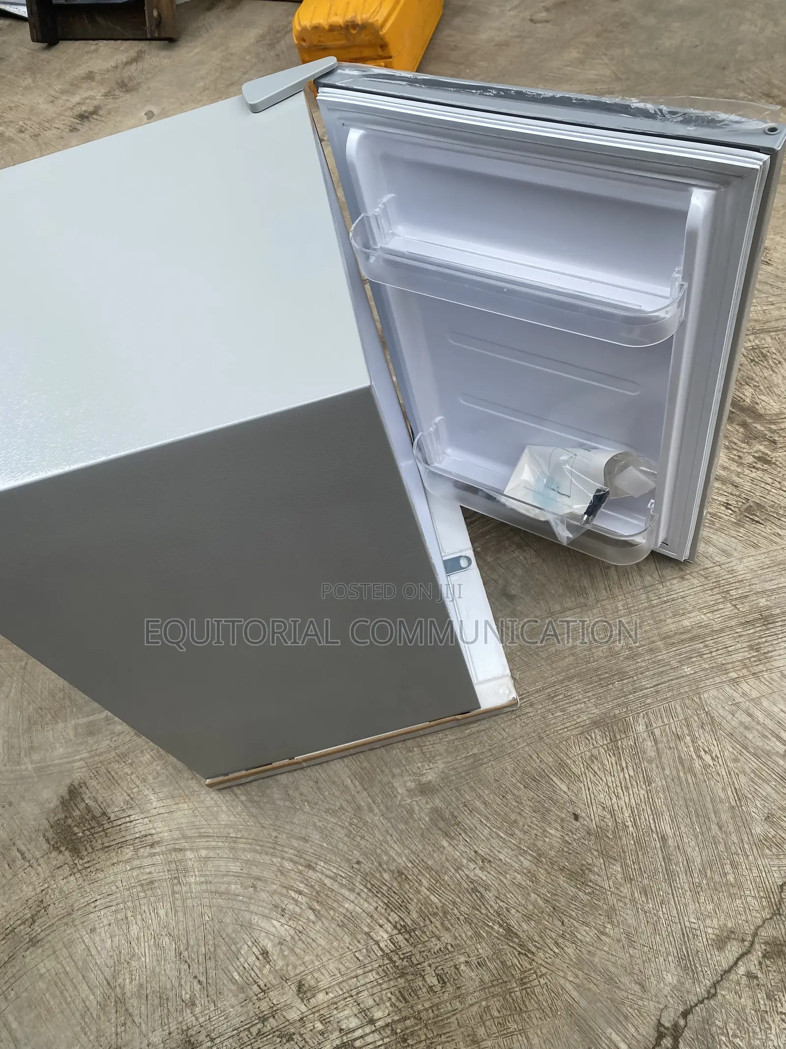 Glamstar GFR-90S-E 90l Convenient Home Cooling Fridge
