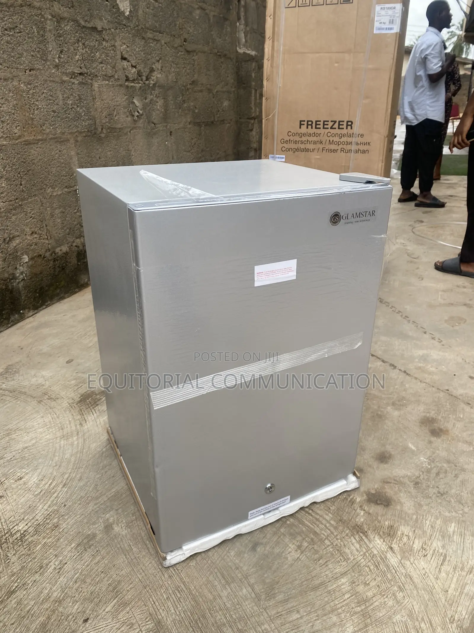 Glamstar GFR-90S-E 70l Refrigerator for Personal Storage