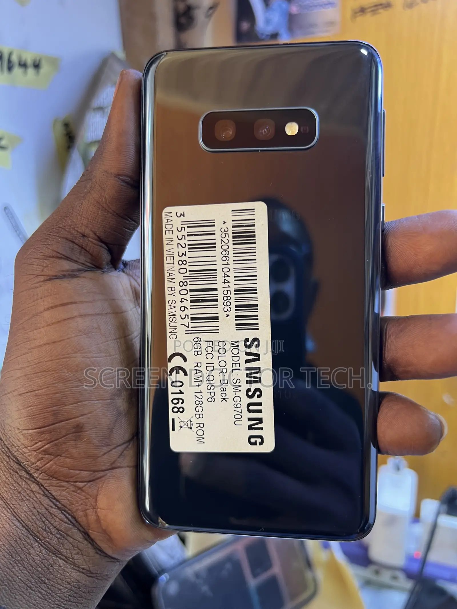 Samsung Galaxy S10e 128 GB Black
