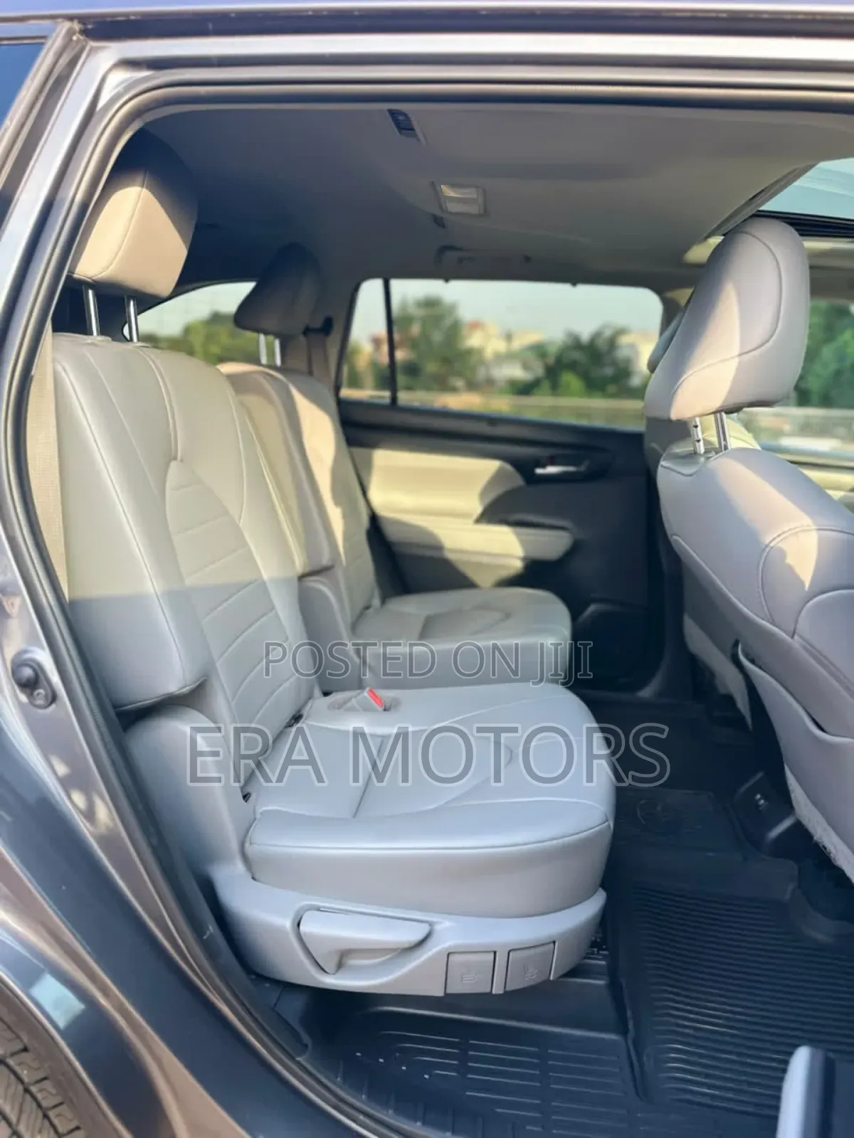 Toyota Highlander XLE 2022 Gray