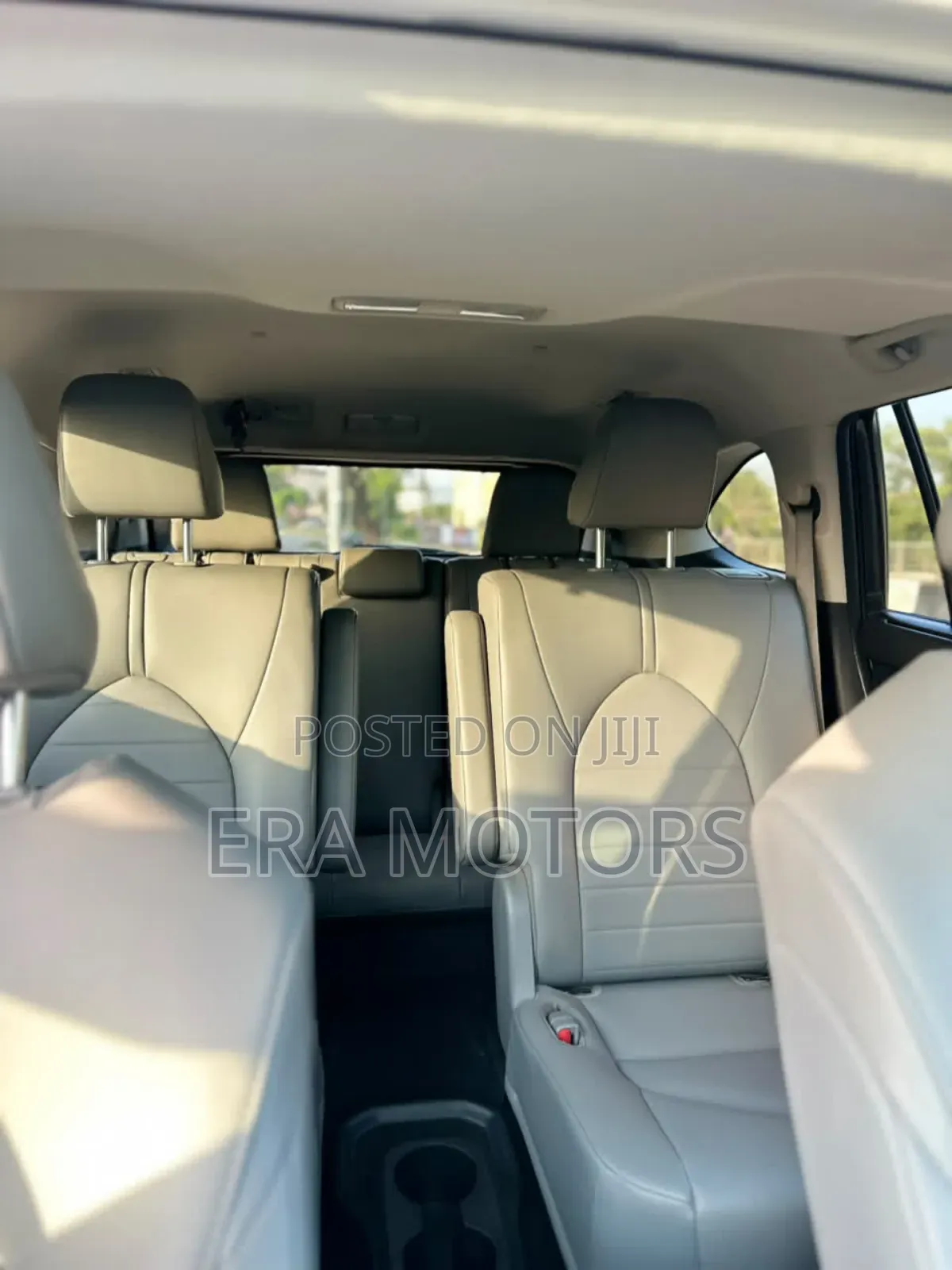 Toyota Highlander XLE 2022 Gray