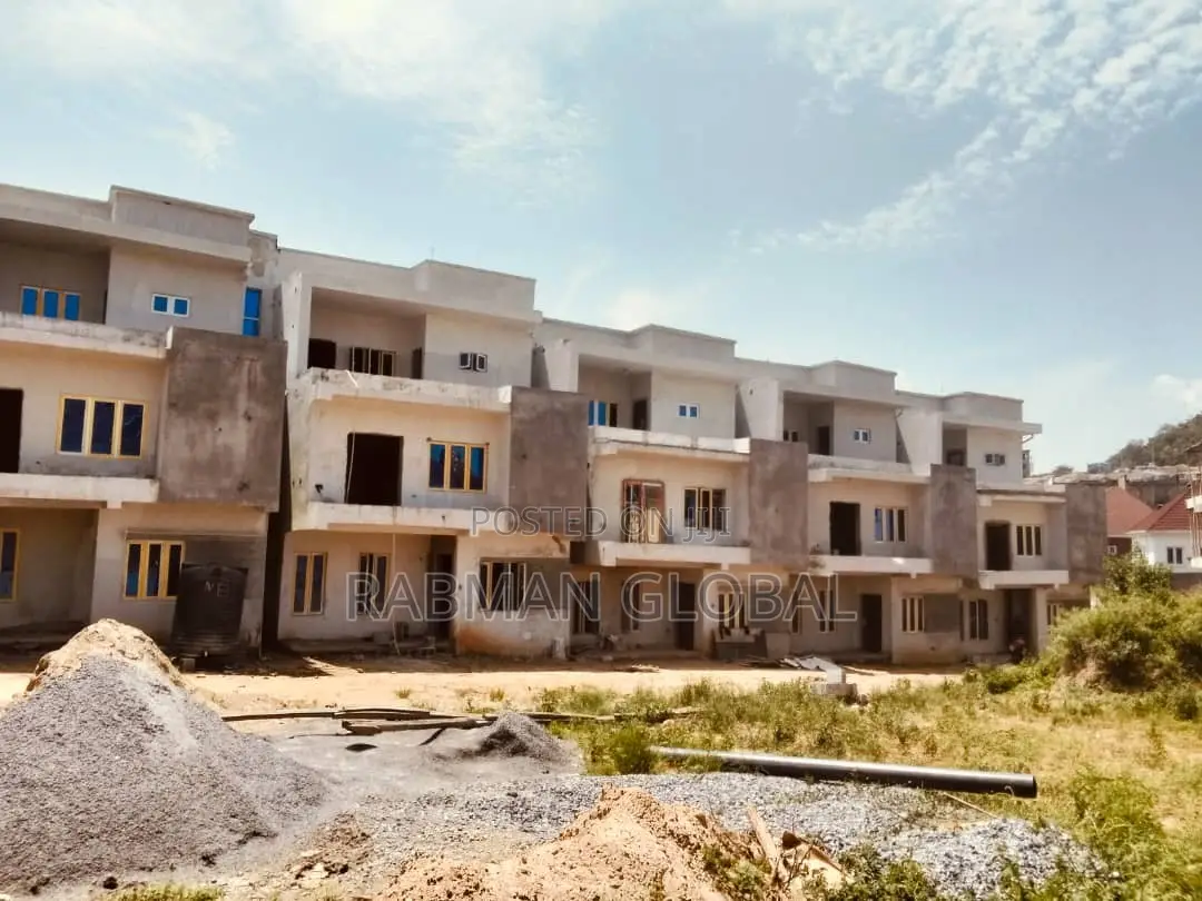 4bdrm Duplex in Apo Resettlement for sale
