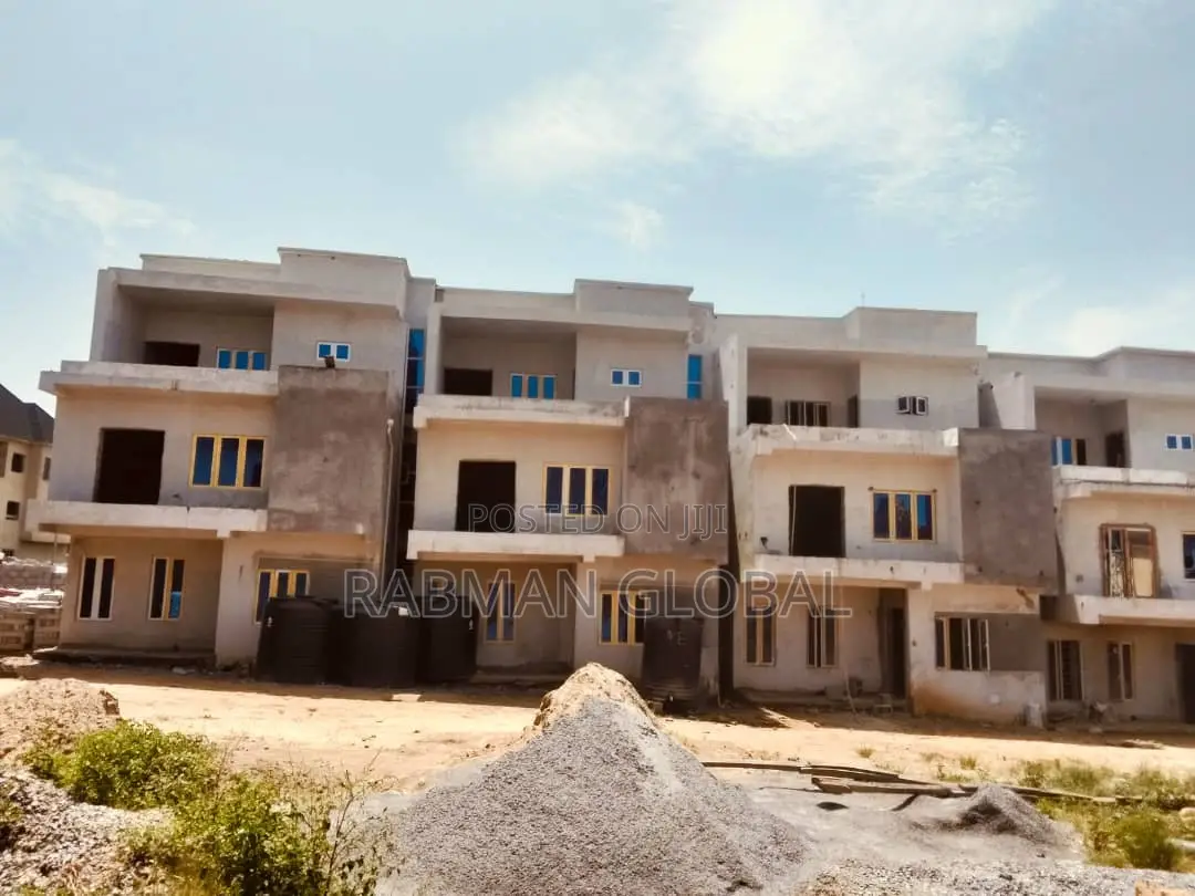 4bdrm Duplex in Apo Resettlement for sale