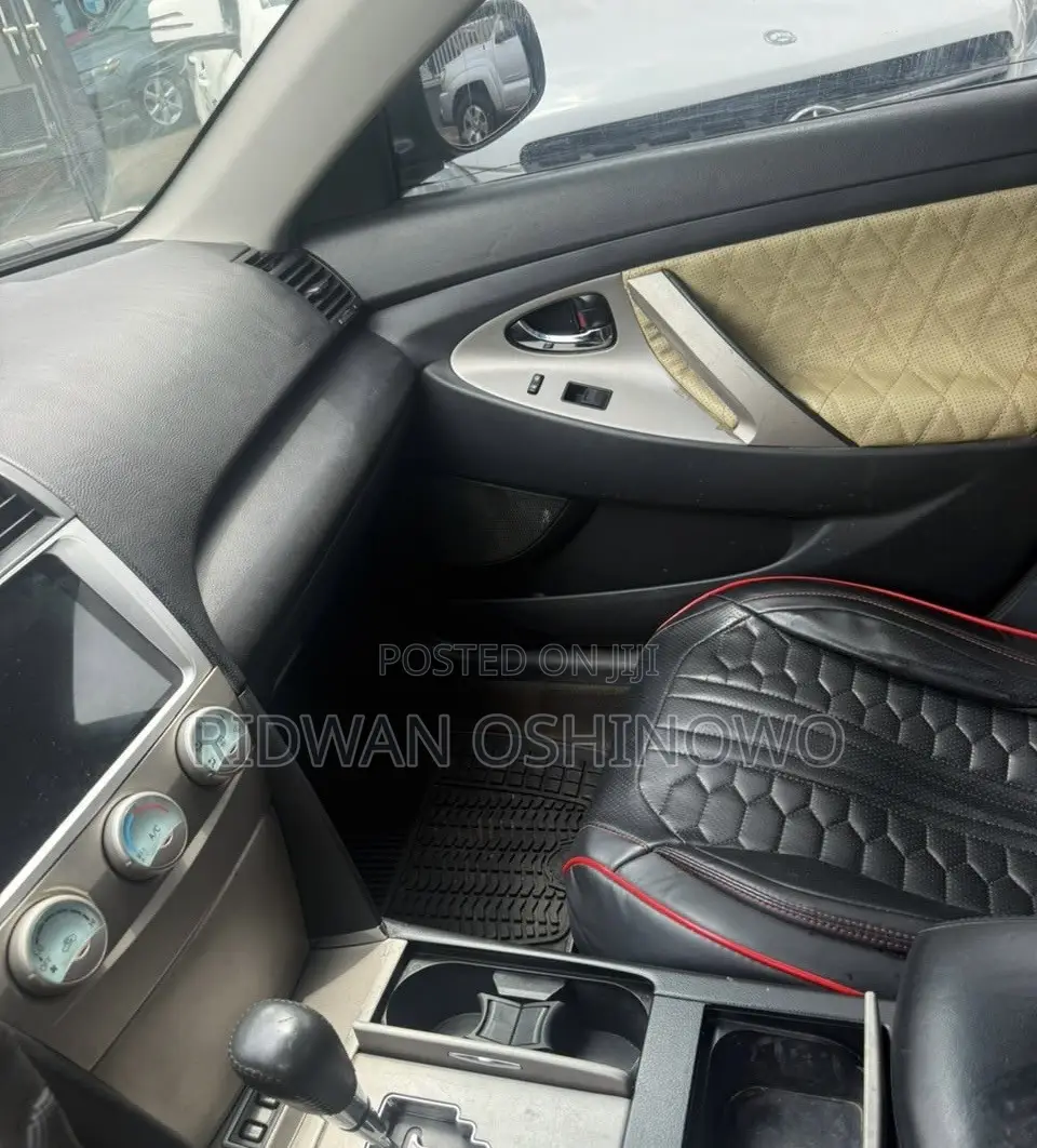 Toyota Camry SE V6 4dr Sedan (3.5L 6cyl 6AM) 2008 Gray