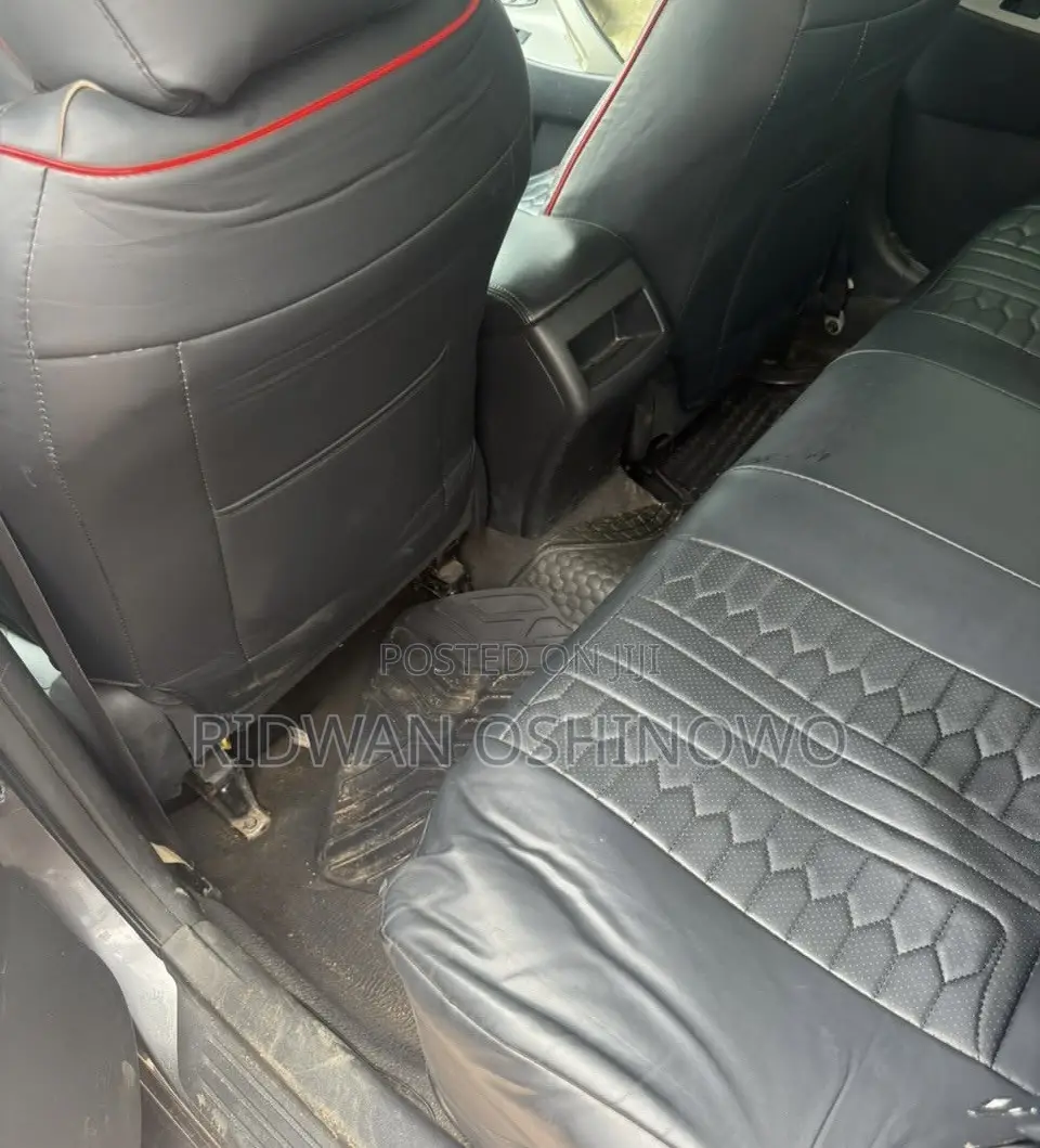 Toyota Camry SE V6 4dr Sedan (3.5L 6cyl 6AM) 2008 Gray