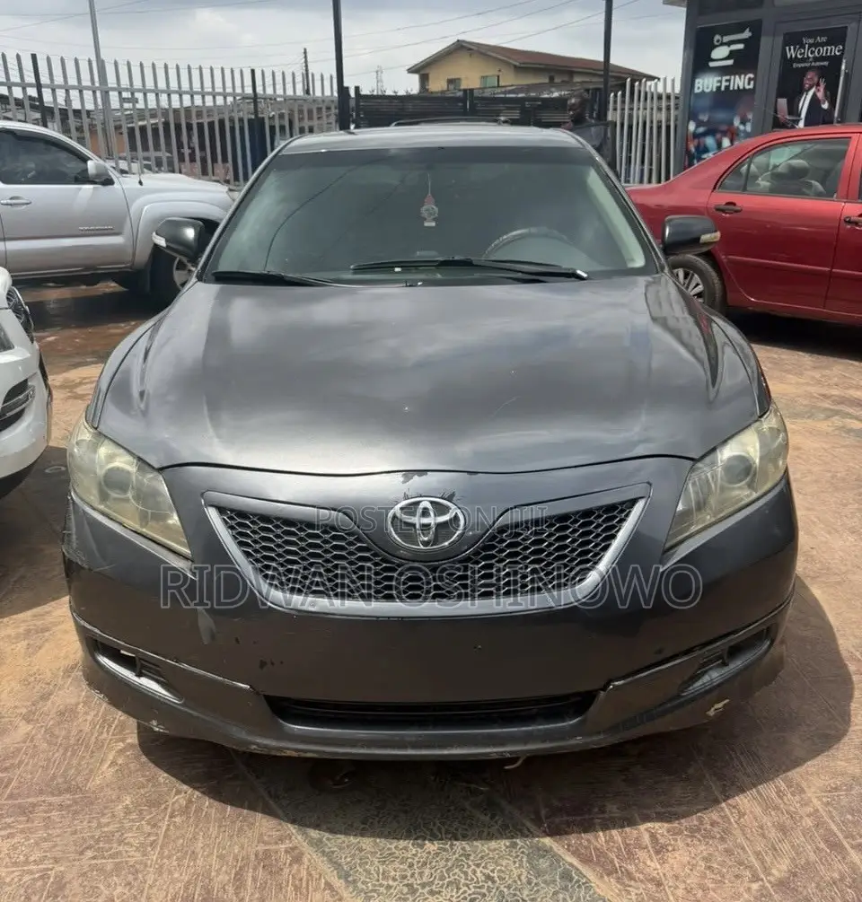 Toyota Camry SE V6 4dr Sedan (3.5L 6cyl 6AM) 2008 Gray