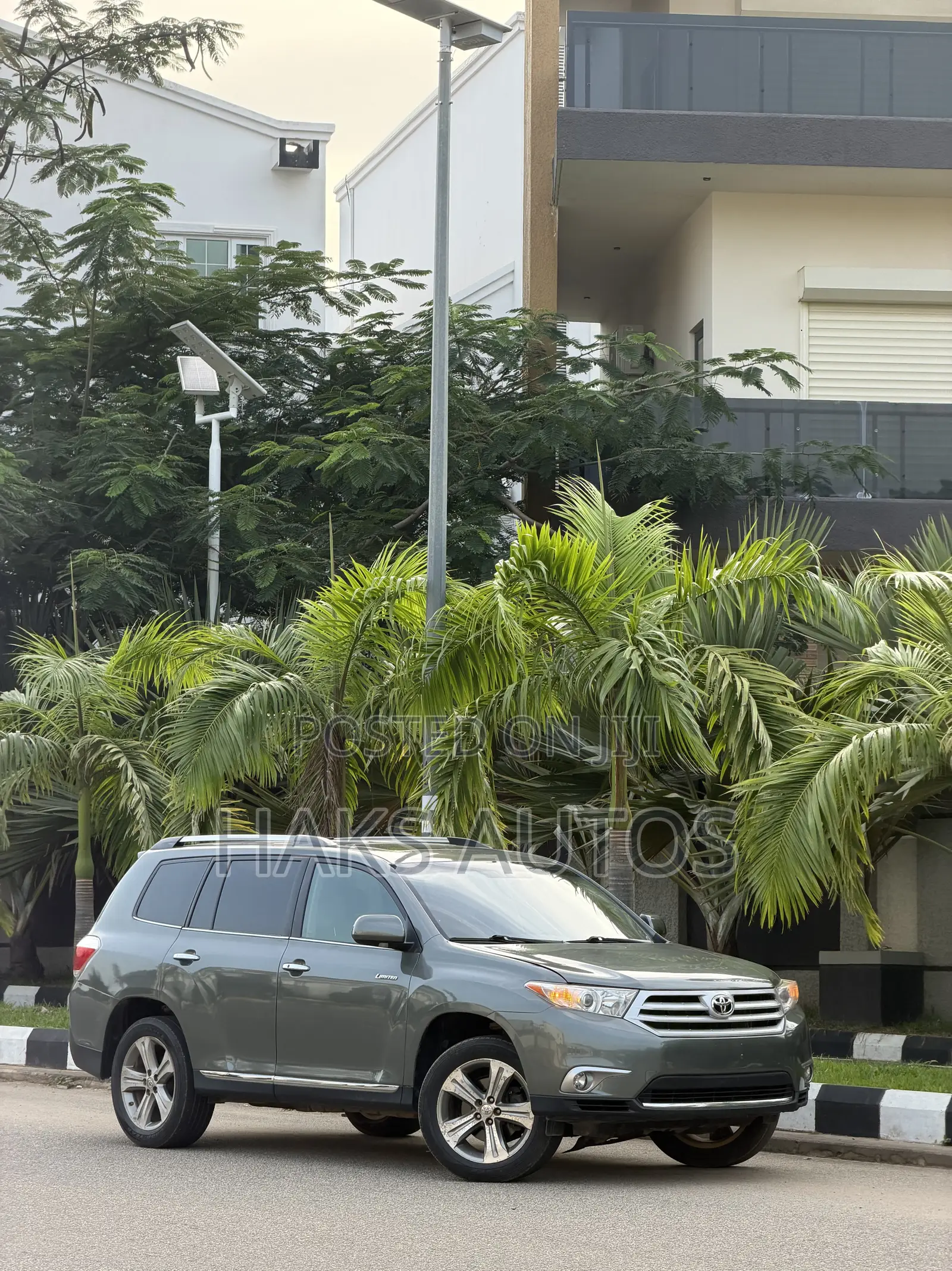 Toyota Highlander 2012 Gray