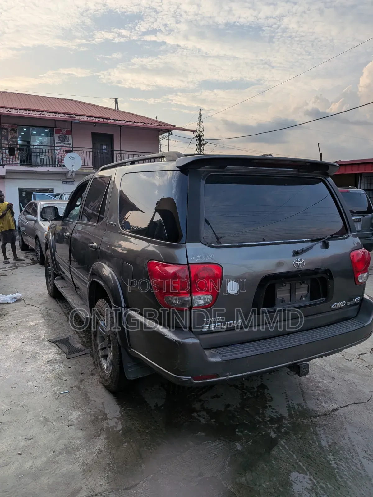 Toyota Sequoia Limited 4dr SUV 4WD (4.7L 8cyl 5A) 2006 Gray