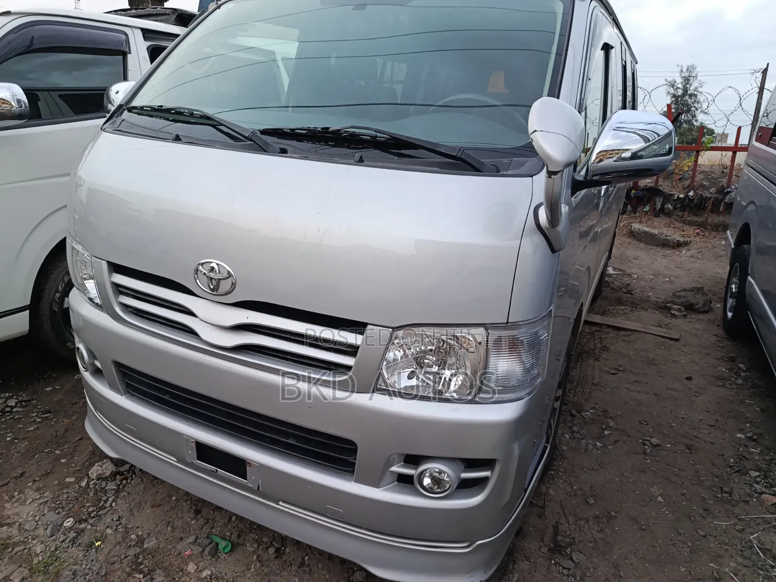 Toyota HiAce 2012 Silver