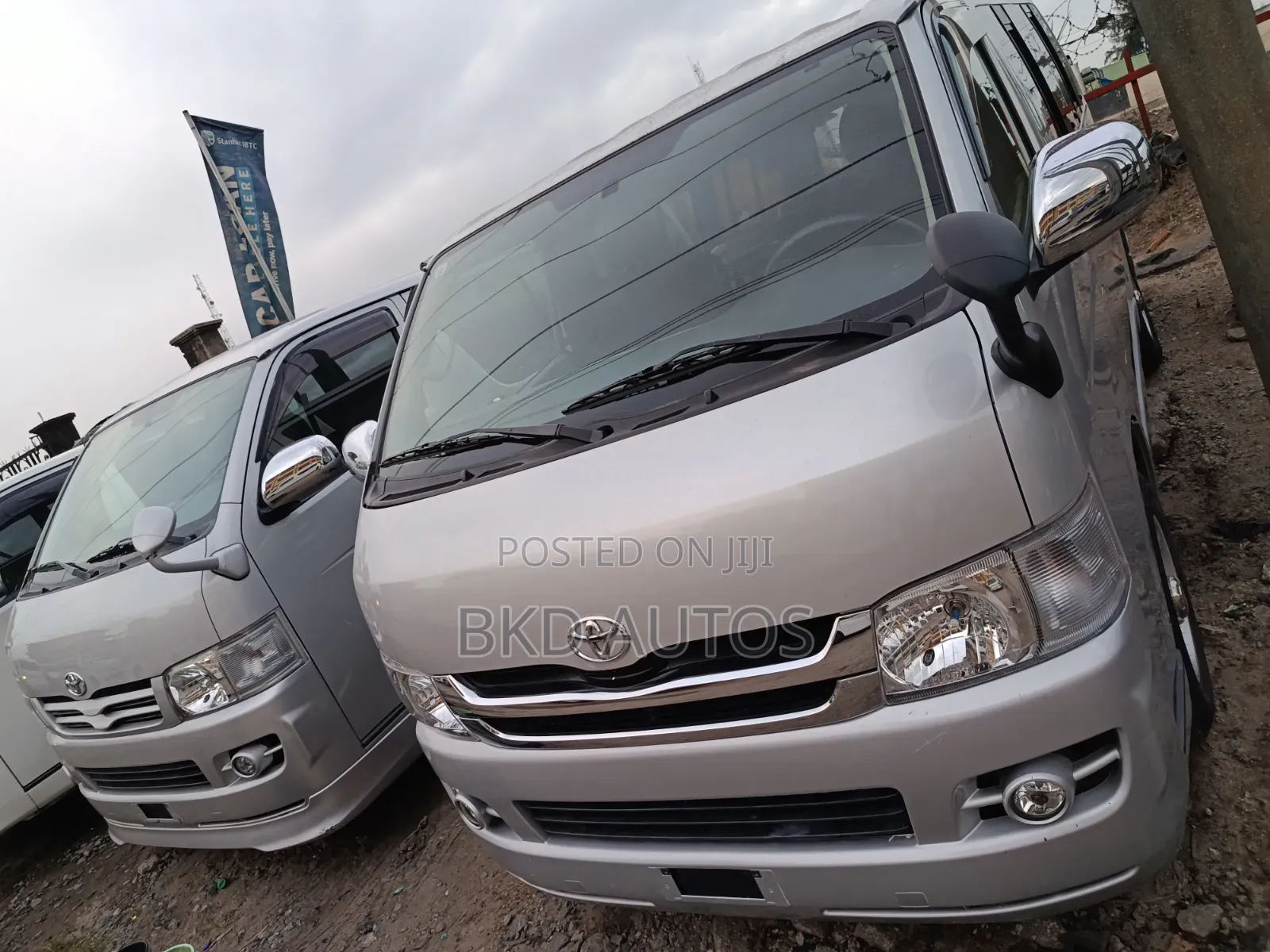 Toyota HiAce 2012 Silver