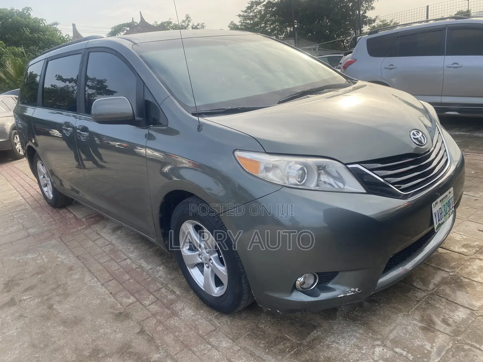 Toyota Sienna 2012 Gray