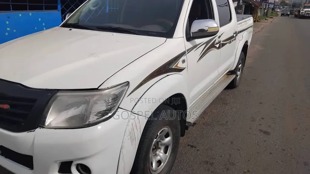 Toyota Hilux 2009 White