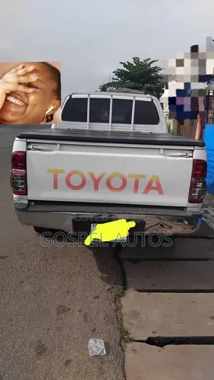 Toyota Hilux 2009 White