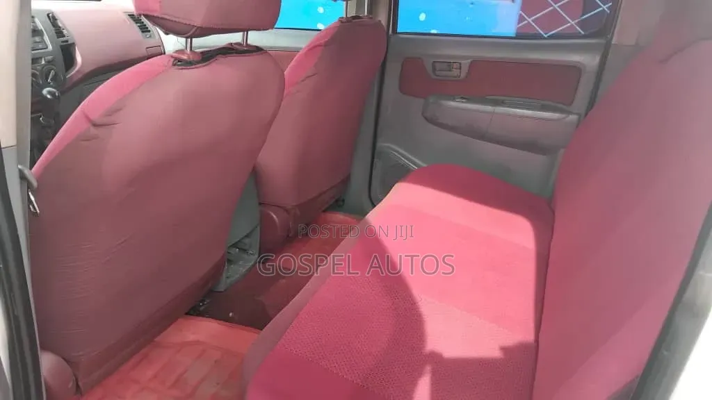 Toyota Hilux 2009 White