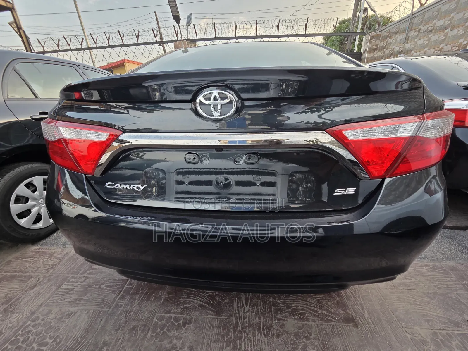 Toyota Camry SE w/Special Edition Pkg (2.5L 4cyl 6A) 2016 Black