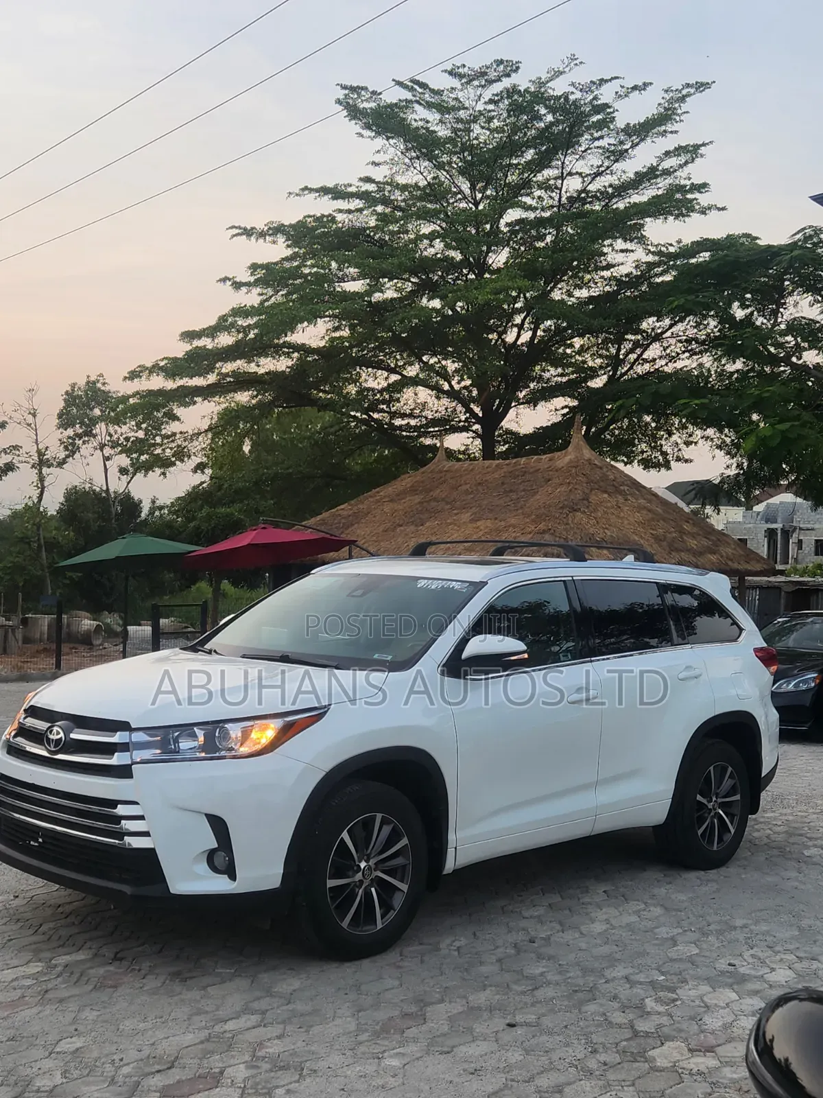 Toyota Highlander XLE 4x4 V6 (3.5L 6cyl 8A) 2018 White