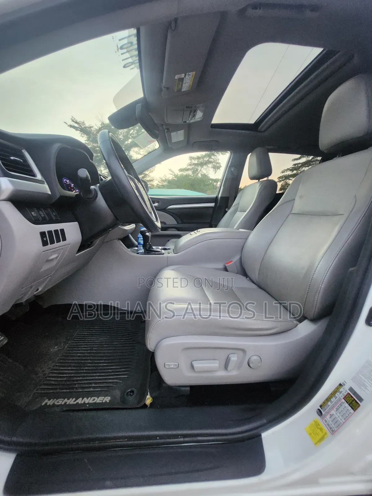 Toyota Highlander XLE 4x4 V6 (3.5L 6cyl 8A) 2018 White