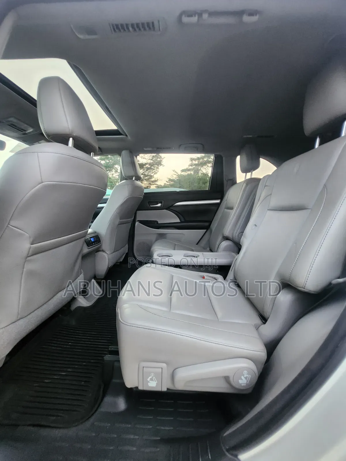 Toyota Highlander XLE 4x4 V6 (3.5L 6cyl 8A) 2018 White