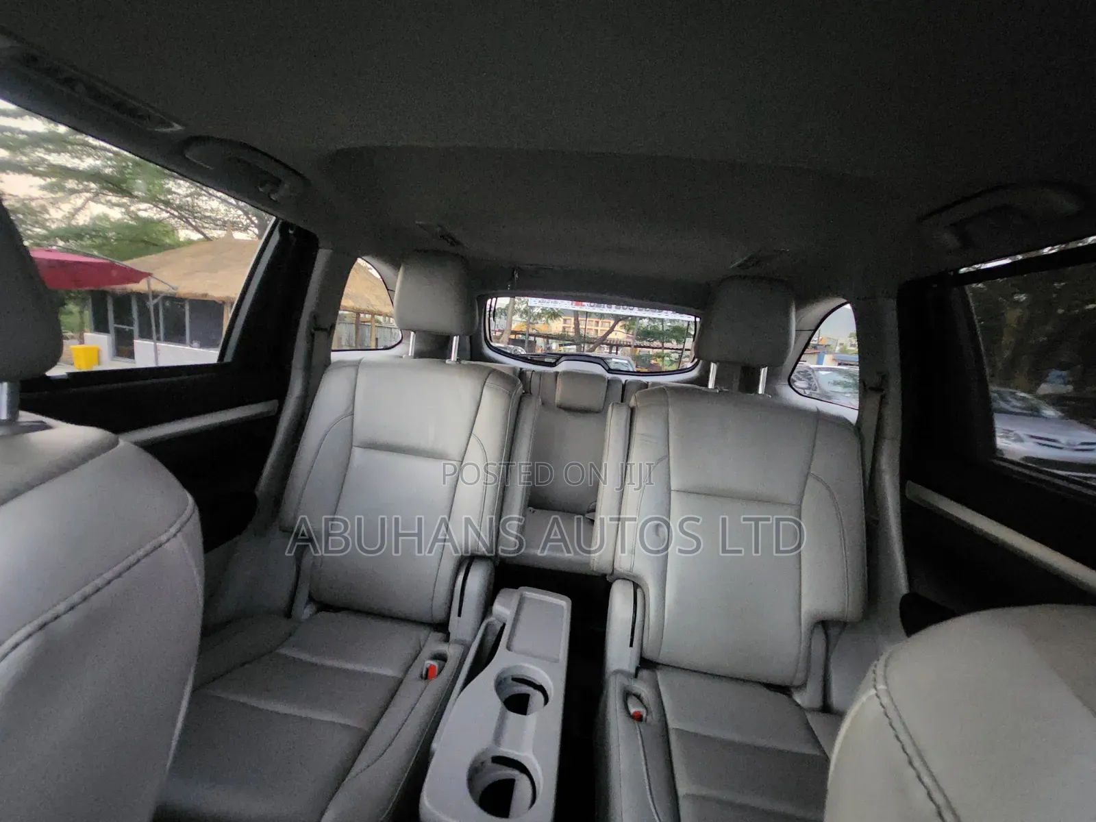 Toyota Highlander XLE 4x4 V6 (3.5L 6cyl 8A) 2018 White