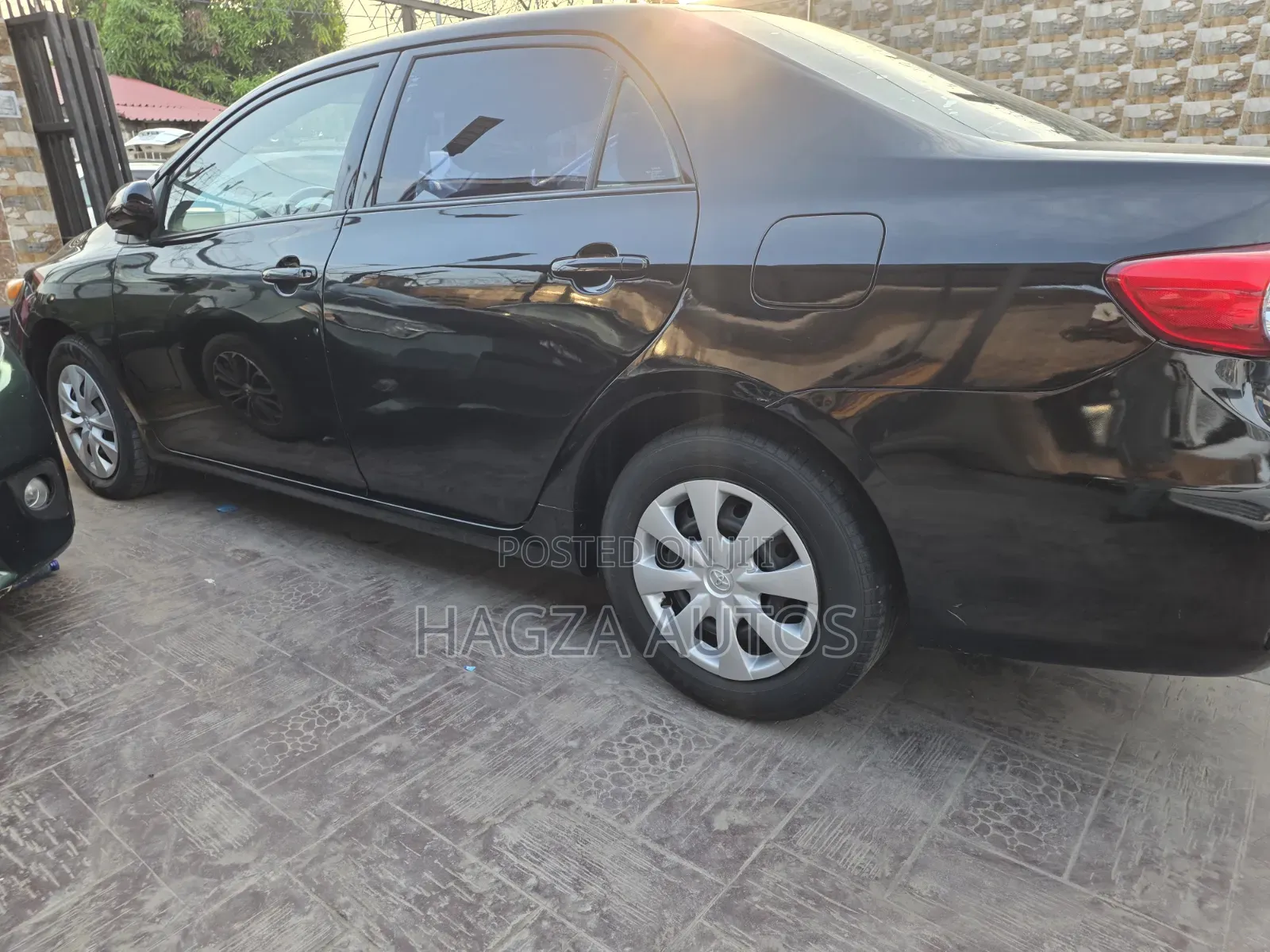 Toyota Corolla LE Special Edition 4dr Sedan (1.8L 4cyl 4A) 2013 Black