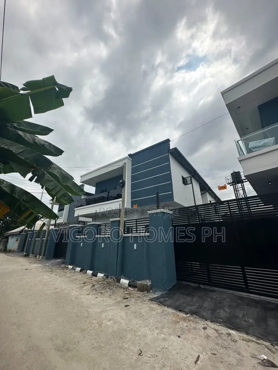 4bdrm Duplex in Akwaka, Port-Harcourt for sale