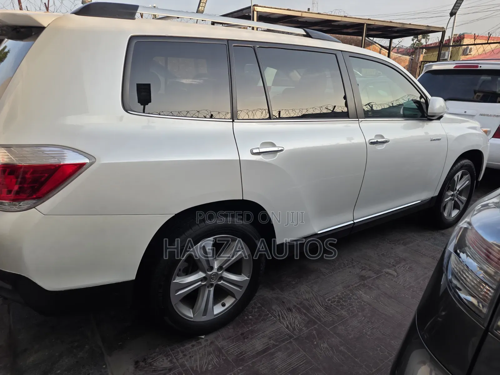 Toyota Highlander Limited 3.5l 4WD 2013 White
