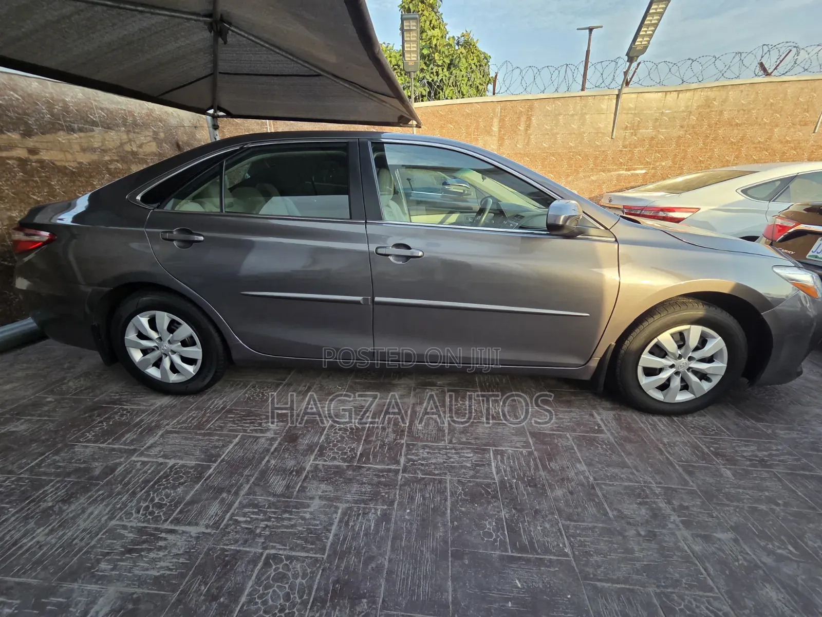 Toyota Camry LE 4dr Sedan (2.5L 4cyl 6A) 2016 Gray