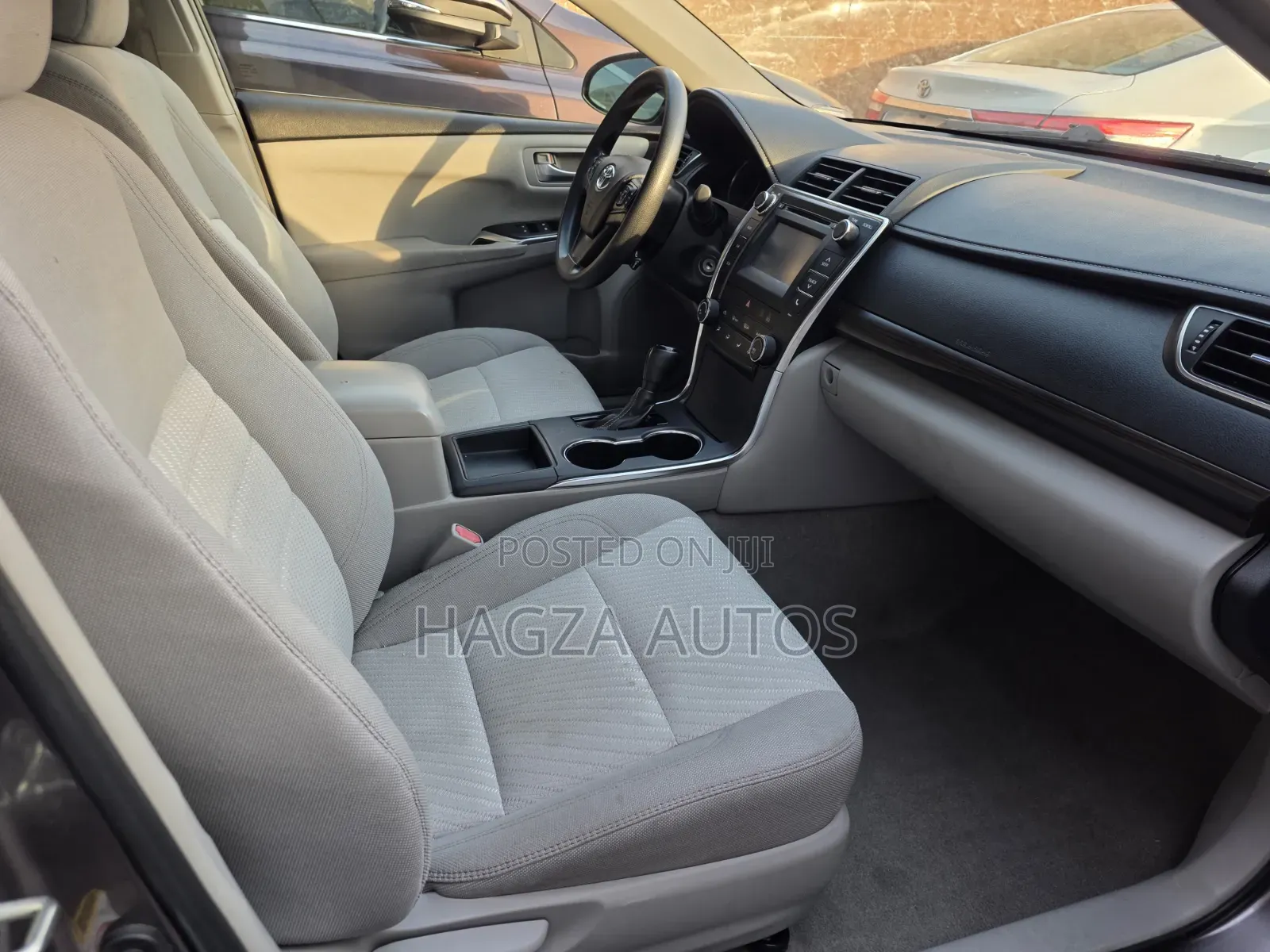 Toyota Camry LE 4dr Sedan (2.5L 4cyl 6A) 2016 Gray