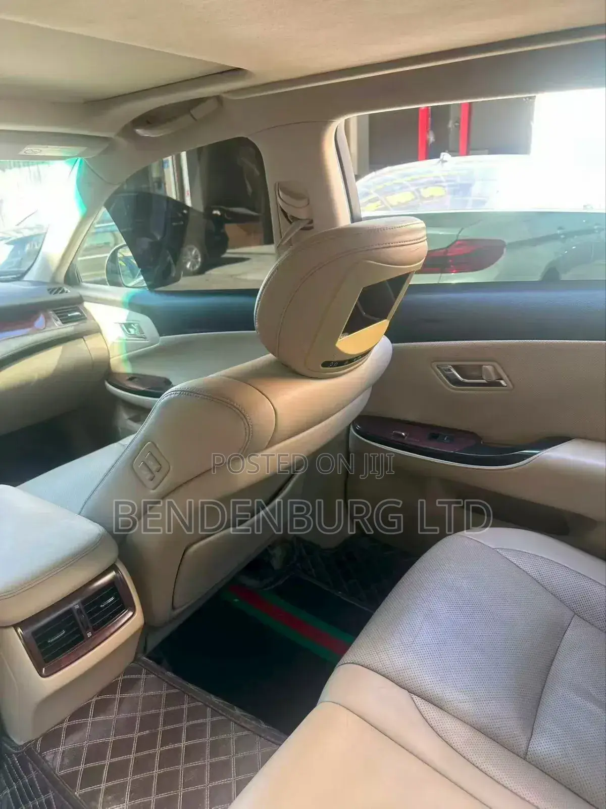 Toyota Crown 2011 Black