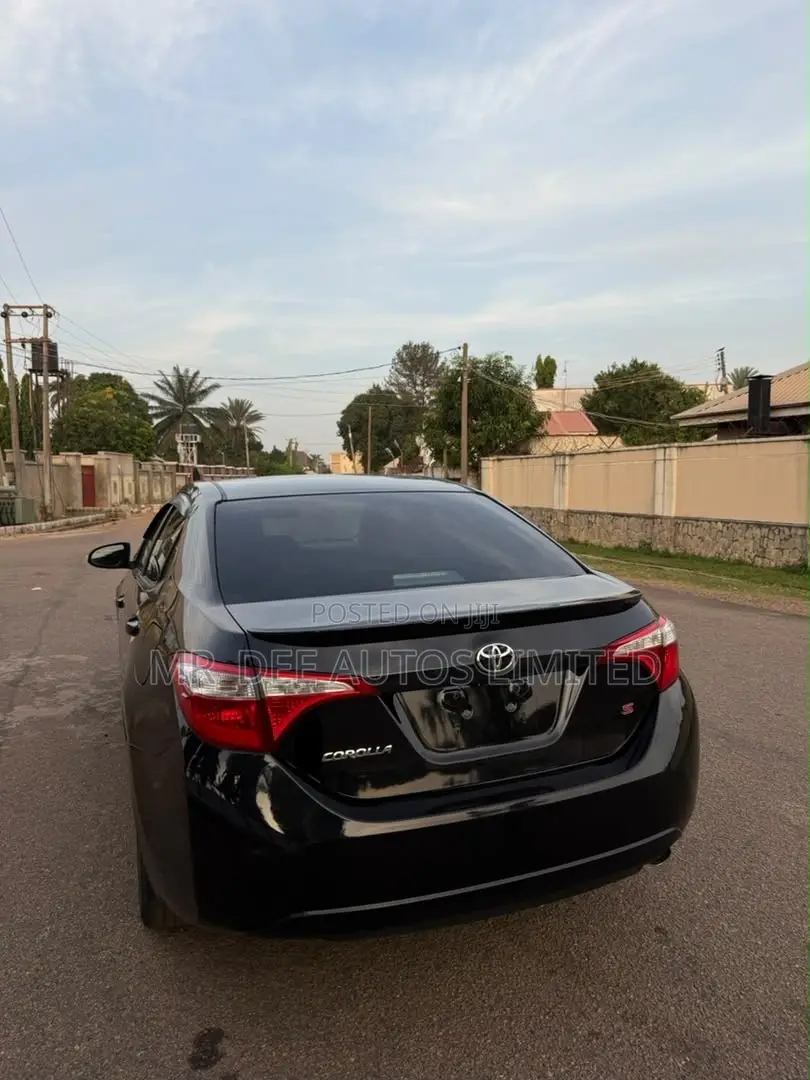 Toyota Corolla 2015 Black