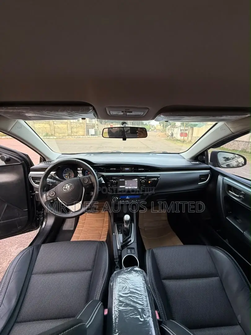 Toyota Corolla 2015 Black