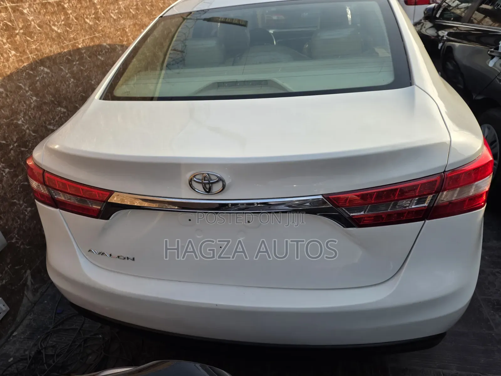 Toyota Avalon XLE Touring 4dr Sedan (3.5L 6cyl 6A) 2014 White