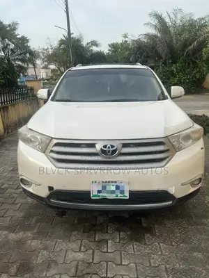 Toyota Highlander Limited 2010 White