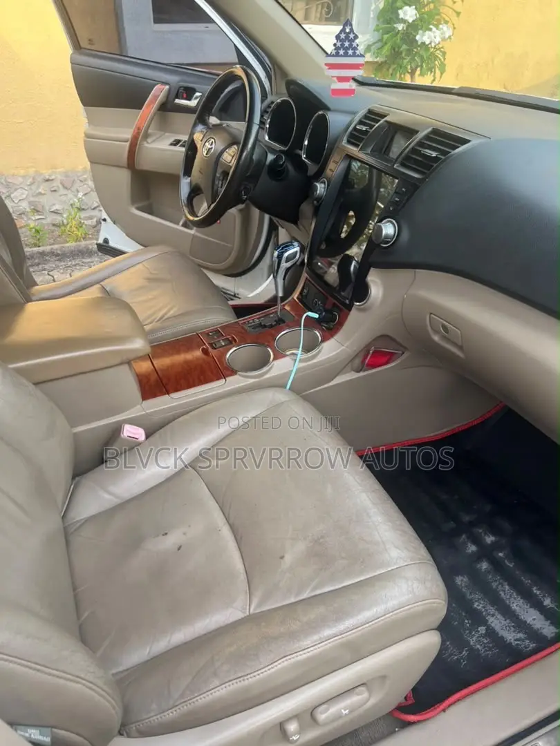 Toyota Highlander Limited 2010 White