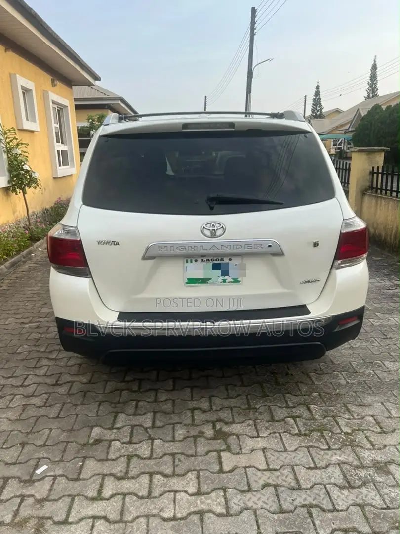 Toyota Highlander Limited 2010 White