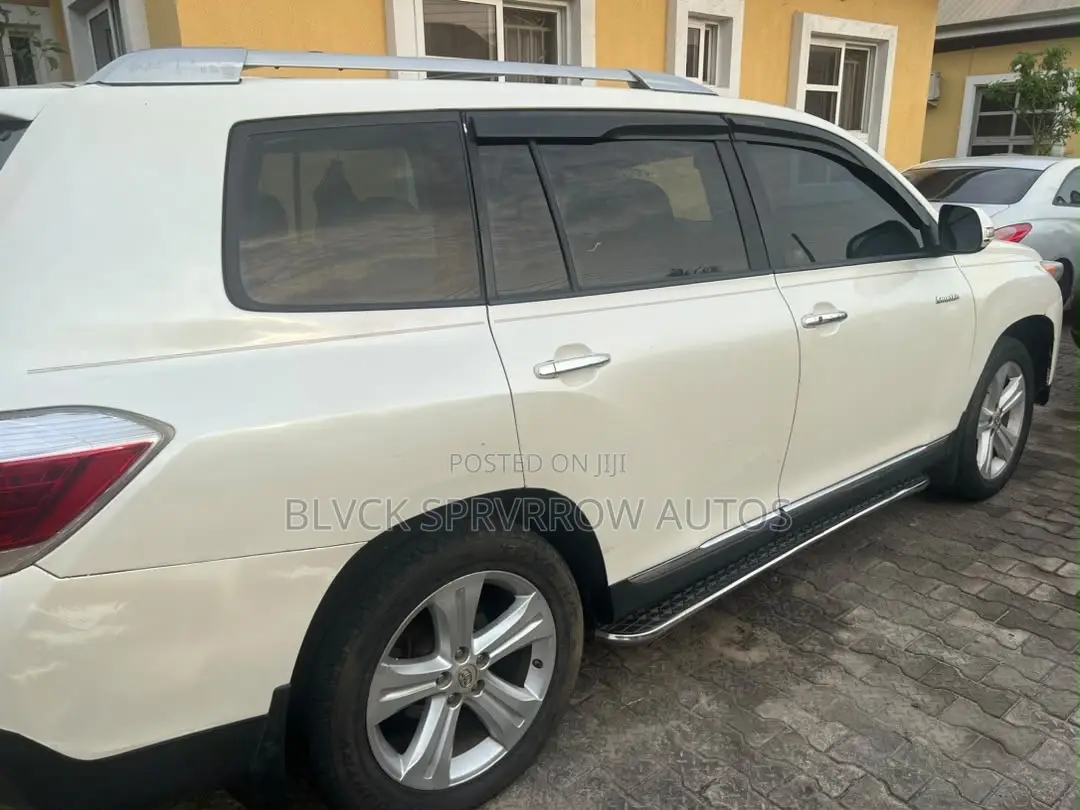 Toyota Highlander Limited 2010 White