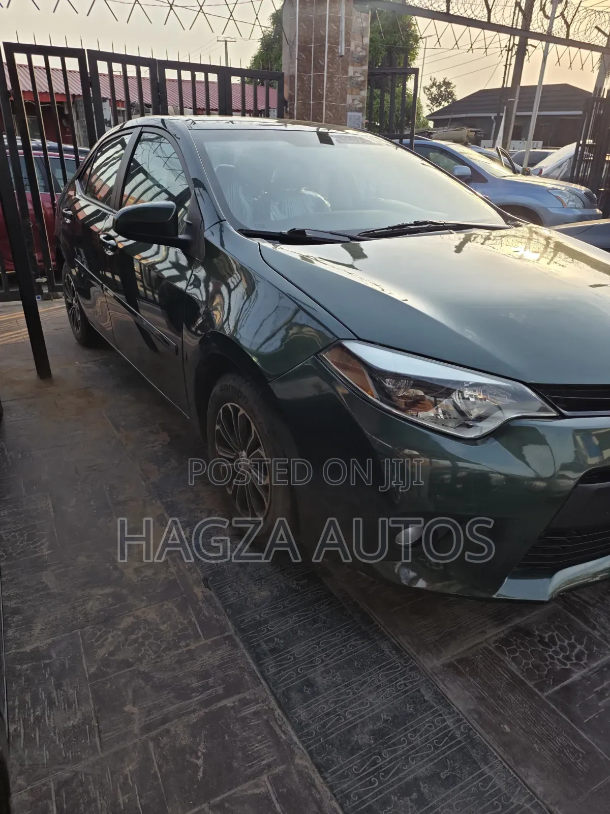 Toyota Corolla LE Premium 4dr Sedan (1.8L 4cyl CVT) 2014 Green
