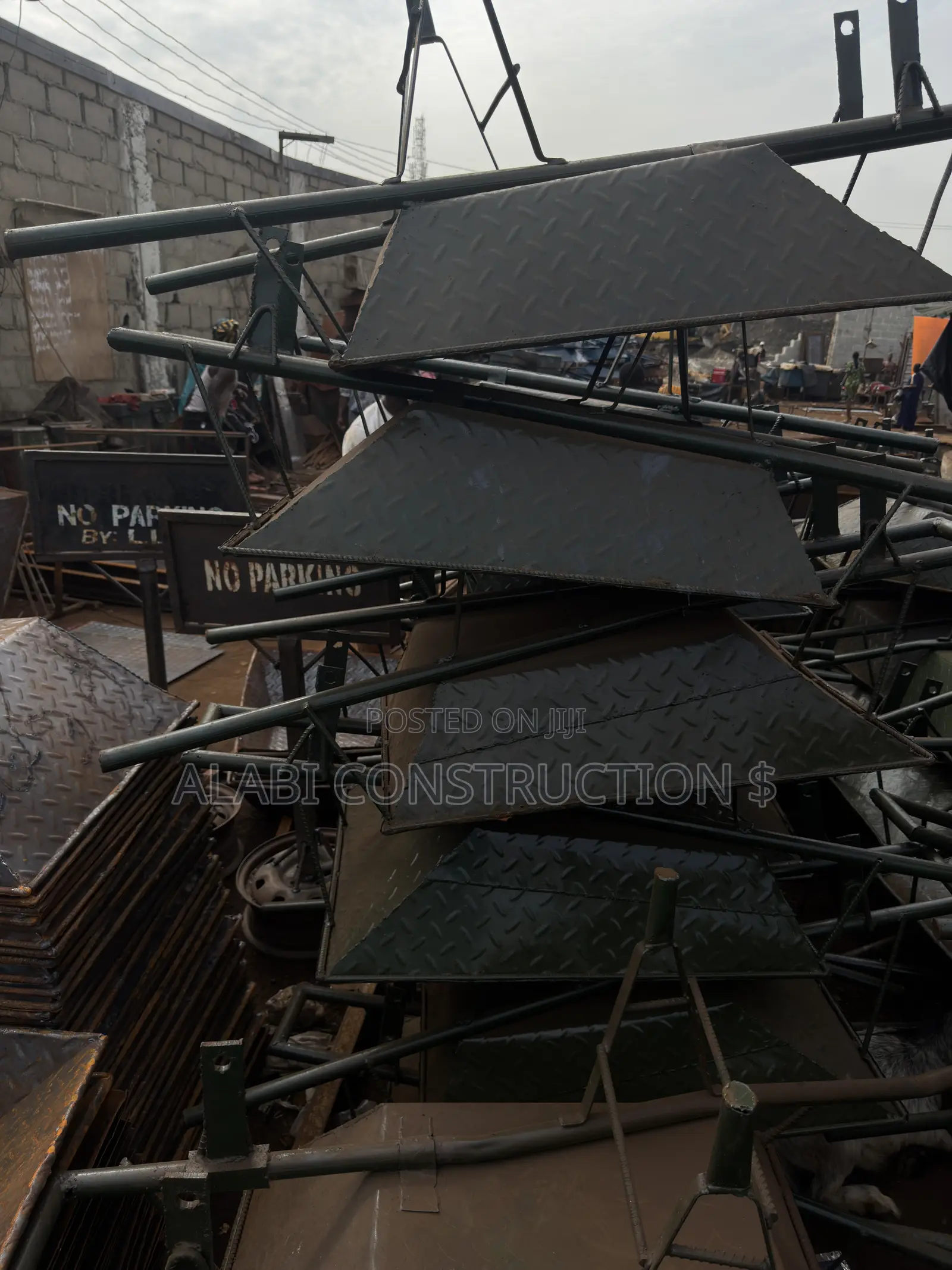 Wheelbarrow/ Heavy-Duty Construction Wheelbarrow