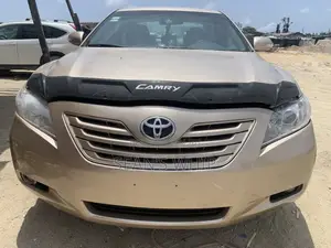 Toyota Camry LE V6 4dr Sedan (3.5L 6cyl 6AM) 2008 Gold