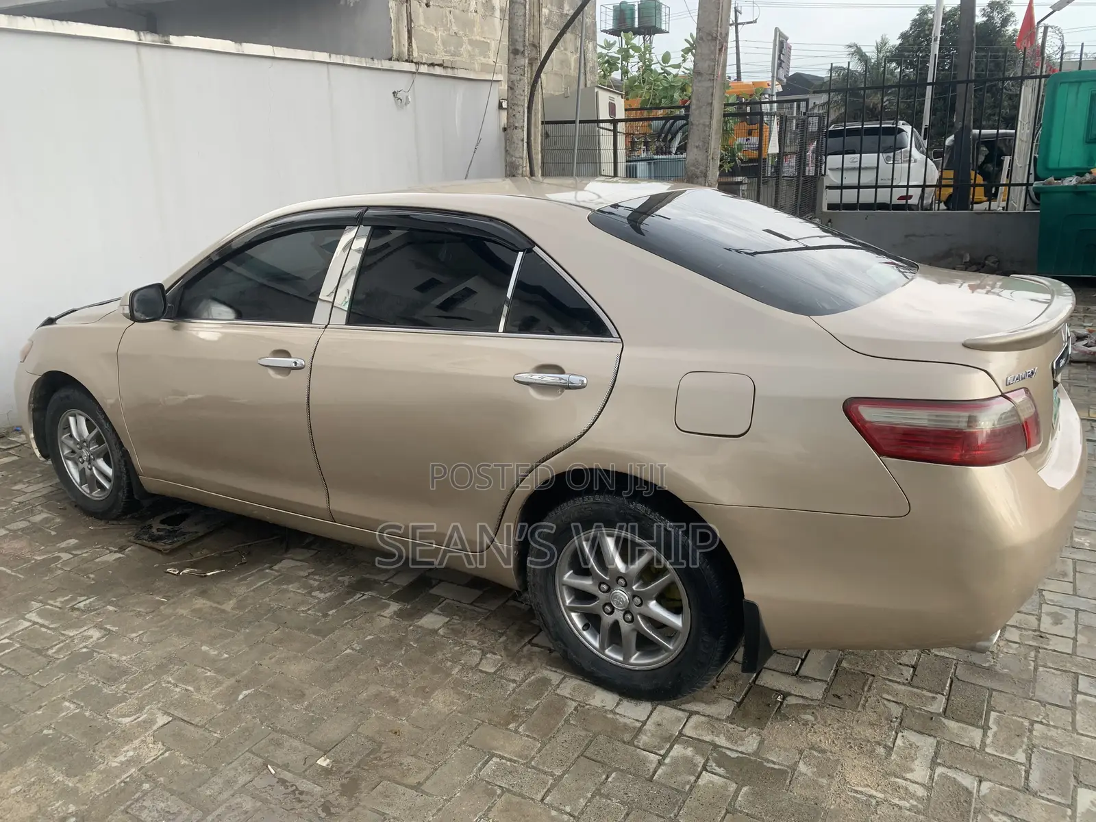 Toyota Camry LE V6 4dr Sedan (3.5L 6cyl 6AM) 2008 Gold