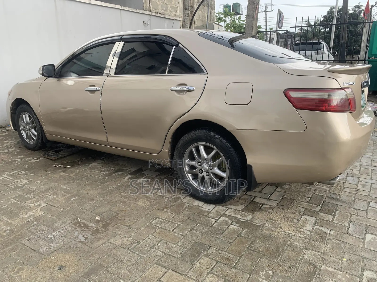 Toyota Camry LE V6 4dr Sedan (3.5L 6cyl 6AM) 2008 Gold