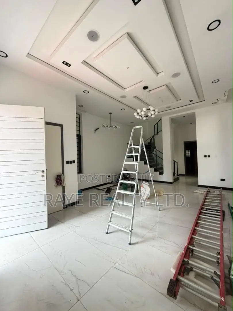 5bdrm Duplex in Ikate for sale