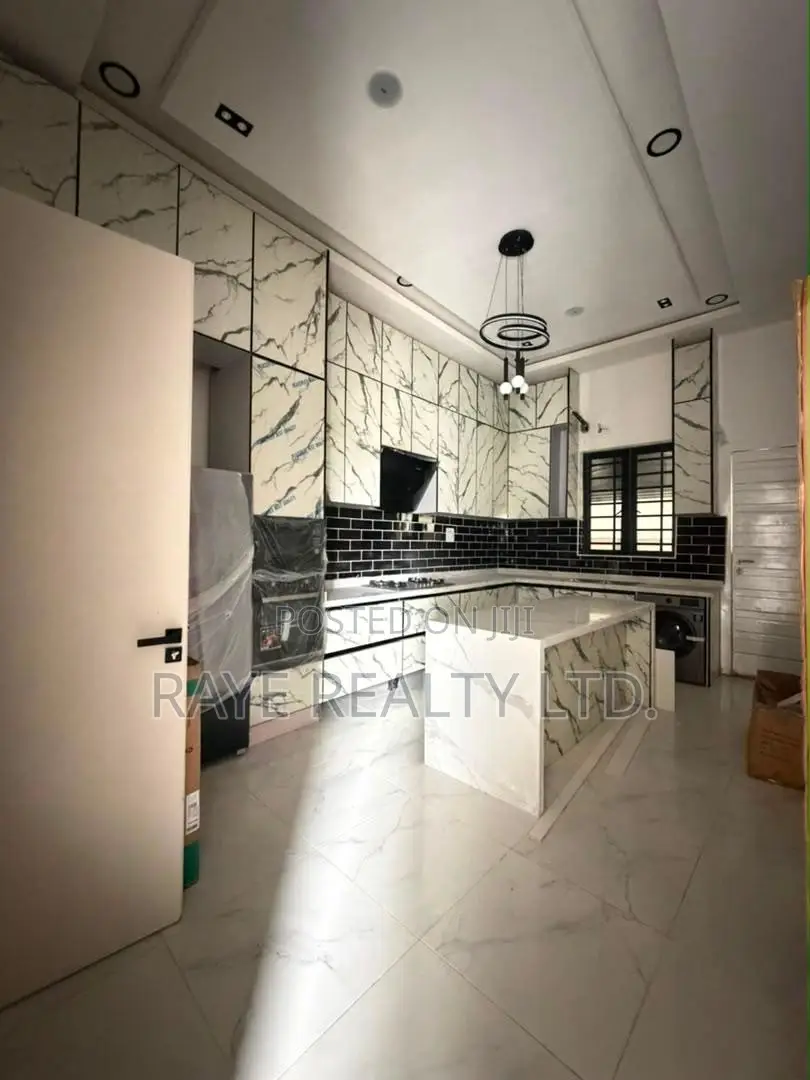 5bdrm Duplex in Ikate for sale