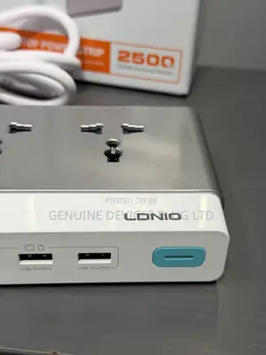 LDNIO 10-in-1 2500W GaN Desktop Power Strip 3 AC Outlets, 7 USB Ports