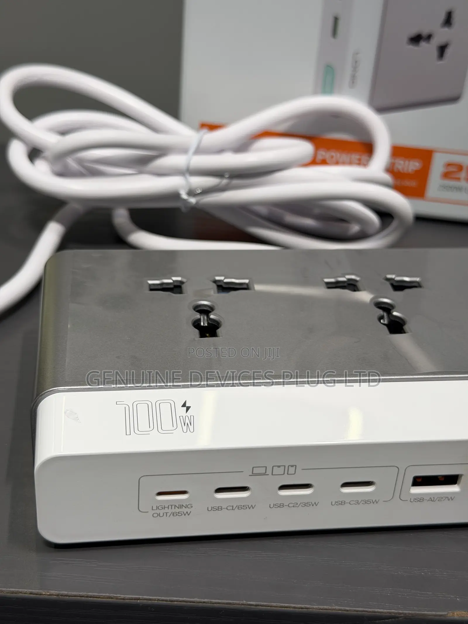 LDNIO 10-in-1 2500W GaN Desktop Power Strip 3 AC Outlets, 7 USB Ports