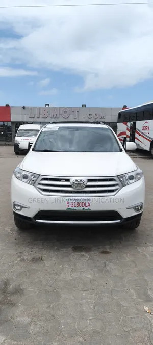 Toyota Highlander 3.5L 4WD 2013 White