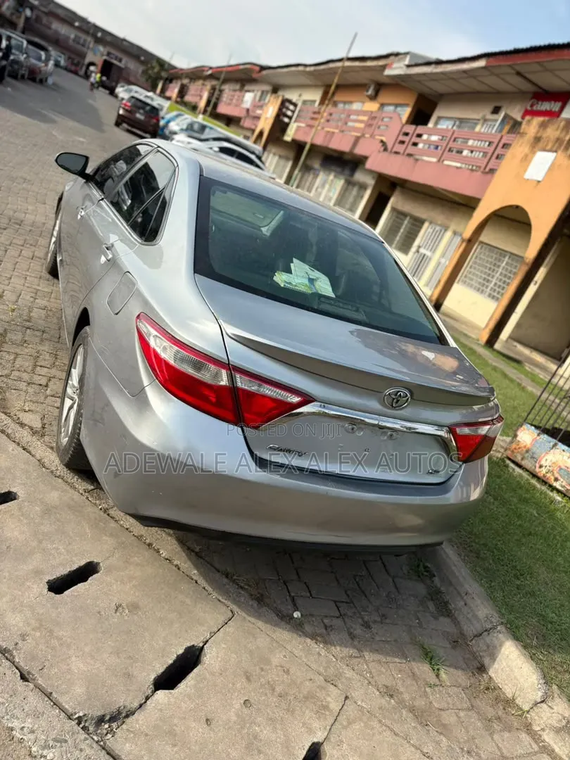 Toyota Camry 2017 Gray