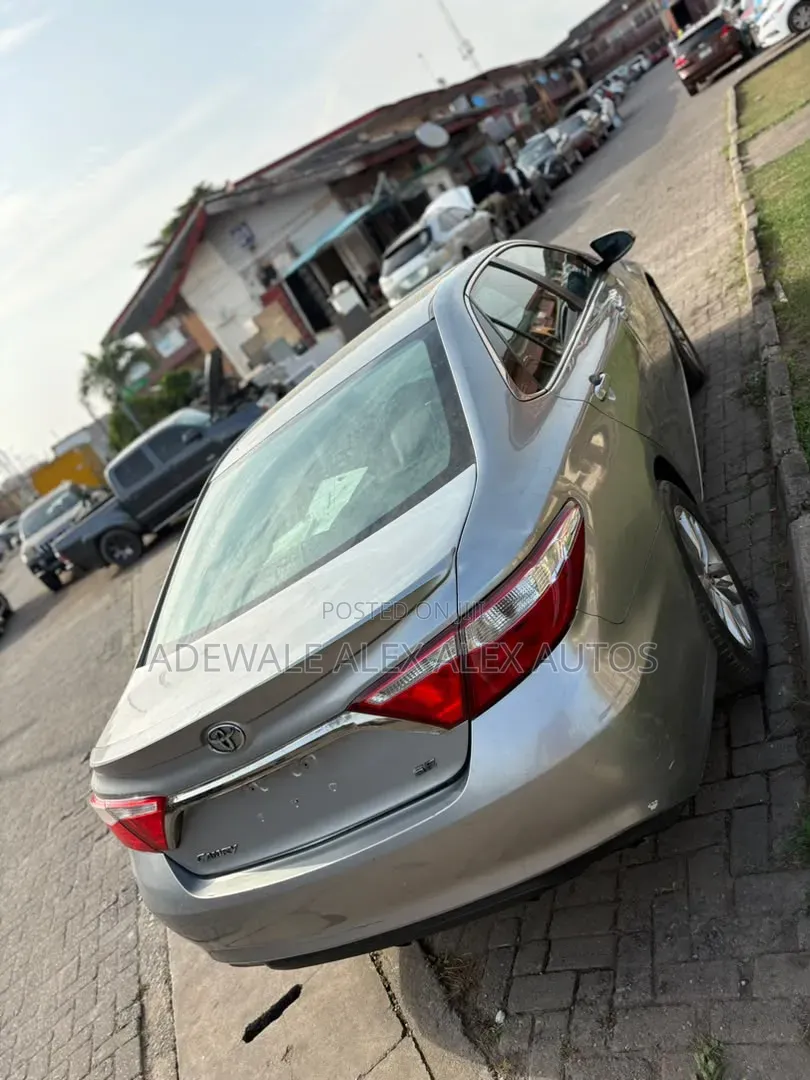 Toyota Camry 2017 Gray