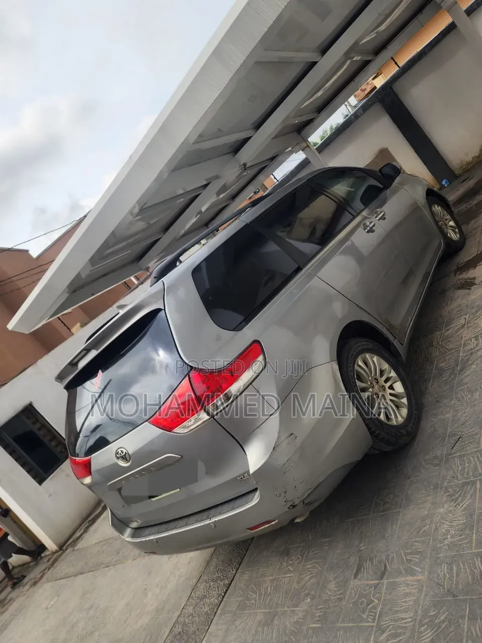 Toyota Sienna 2012 Silver