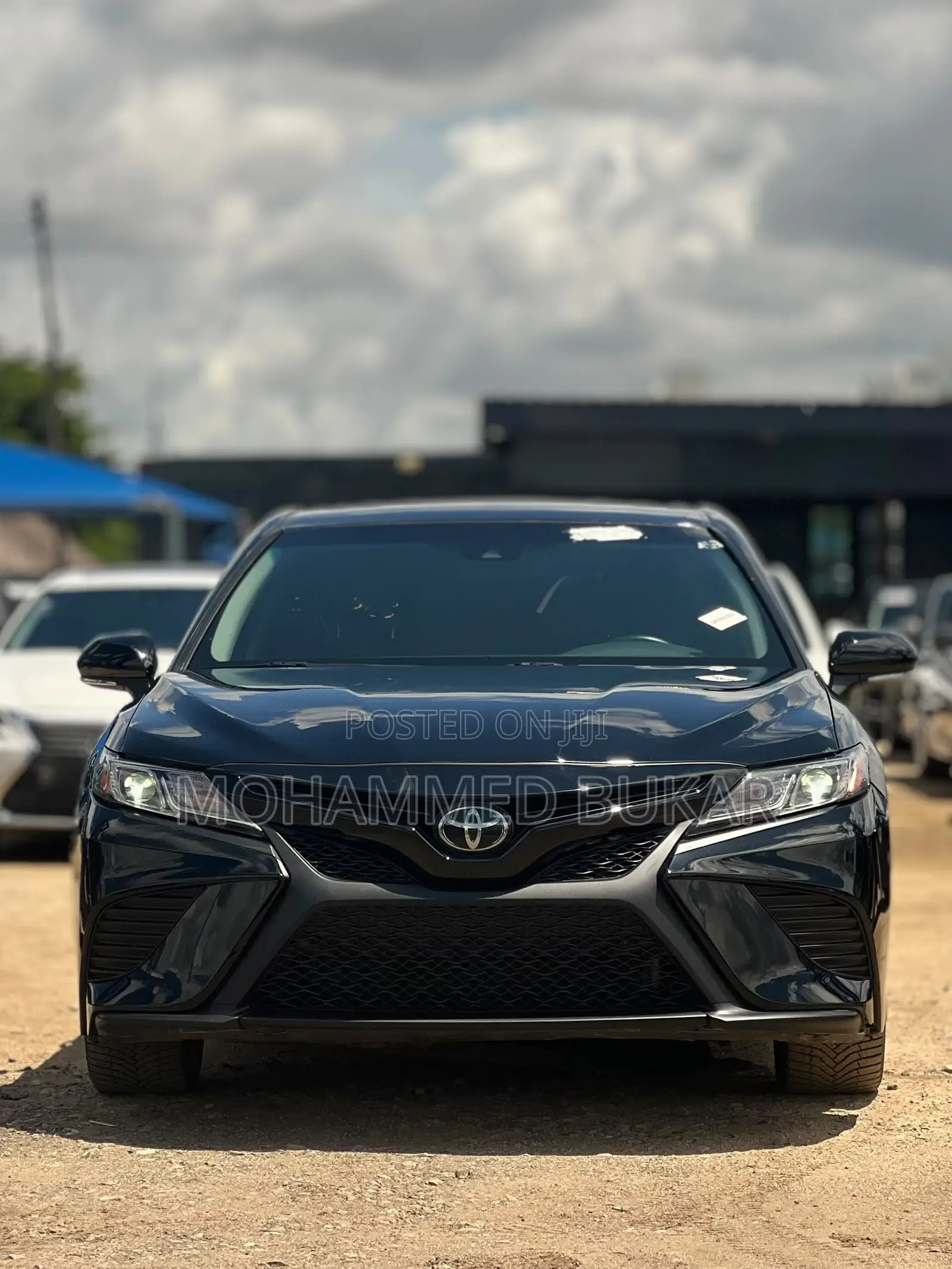 Toyota Camry SE FWD (2.5L 4cyl 8AM) 2018 Black